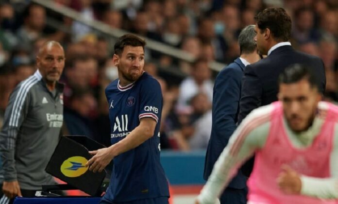 Footage could explain why Messi was subbed during PSG 2-1 Lyon