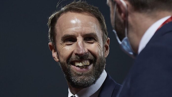 Gareth Southgate signs new three-year England contract